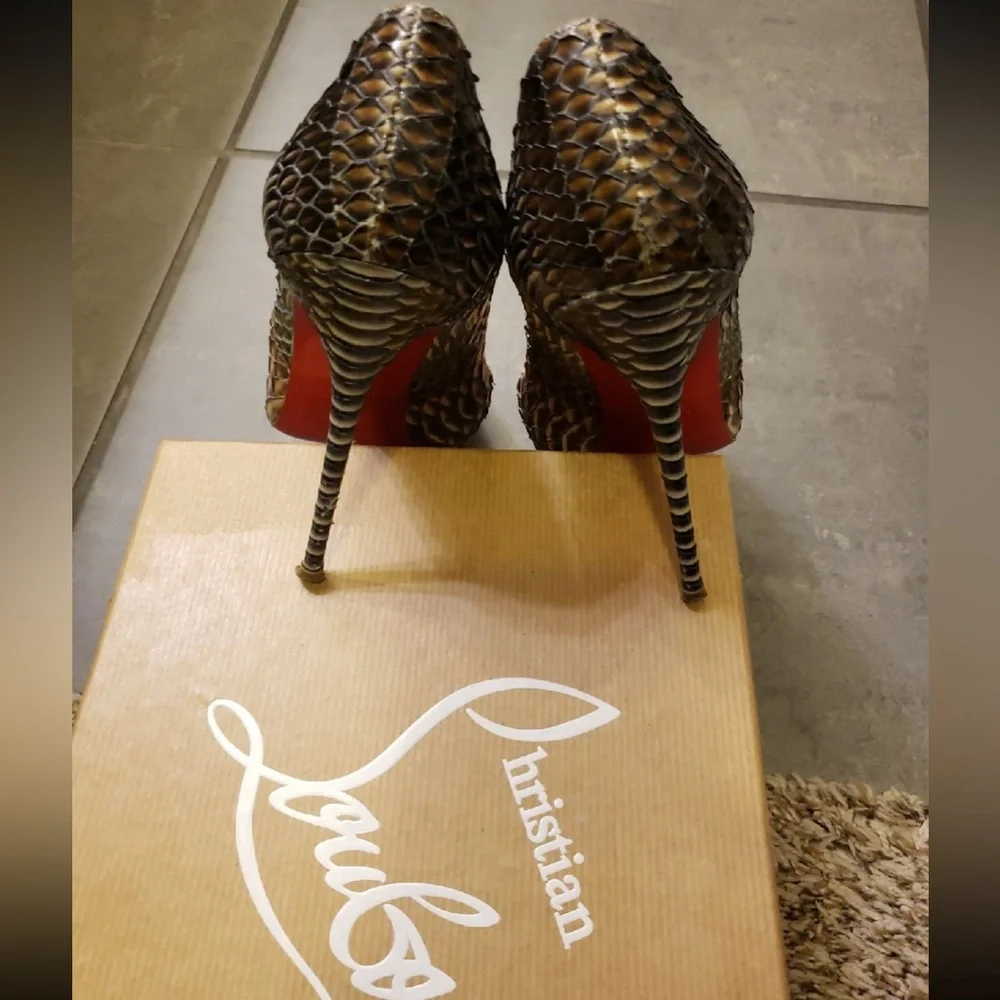 Christian Louboutin / Decollete Snake Décolleté 100 Point Toe Pumps 37 - Picture 9 of 9